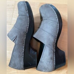 Dansko Suede Taupe Clogs size 8.5/39